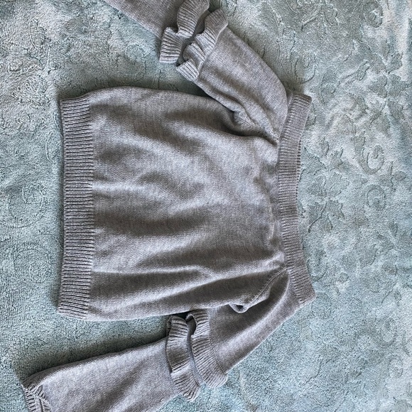 Off shoulder - Picture 2 of 3